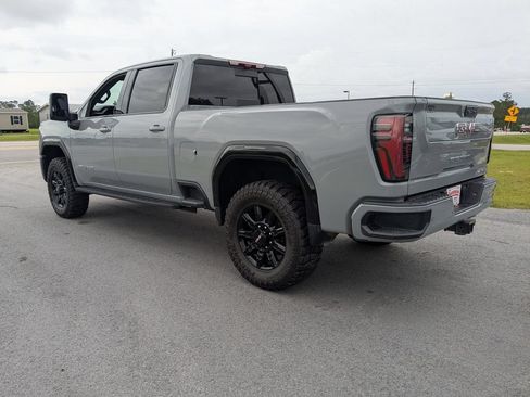 Used 2025 GMC Sierra 2500 AT4 w/ AT4 Premium Plus Package AWD/4WD image 6