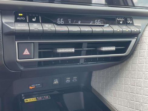 Used 2026 Toyota Camry XLE FWD image 17