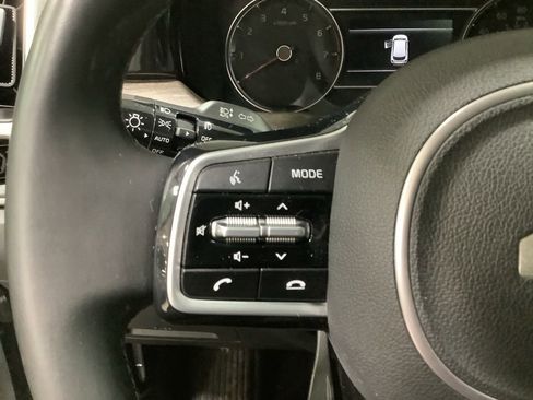 Certified 2022 Kia Sorento X-Line EX image 13