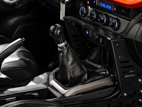 Used 2019 Toyota Tacoma TRD Off-Road w/ TRD Premium Off Road Package AWD/4WD image 28