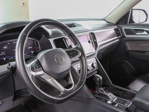 Used 2022 Volkswagen Atlas SE w/ Black Wheel Package image 22
