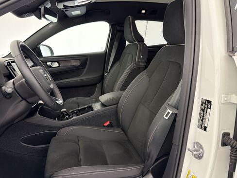 Used 2023 Volvo C40 P8 Recharge Ultimate AWD/4WD image 5