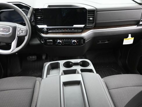 New 2026 GMC Sierra 1500 SLE w/ Preferred Package image 12