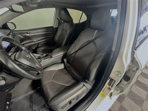 Used 2023 Toyota Camry XSE image 9