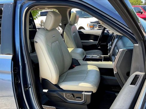 Used 2019 Ford Expedition Platinum image 32