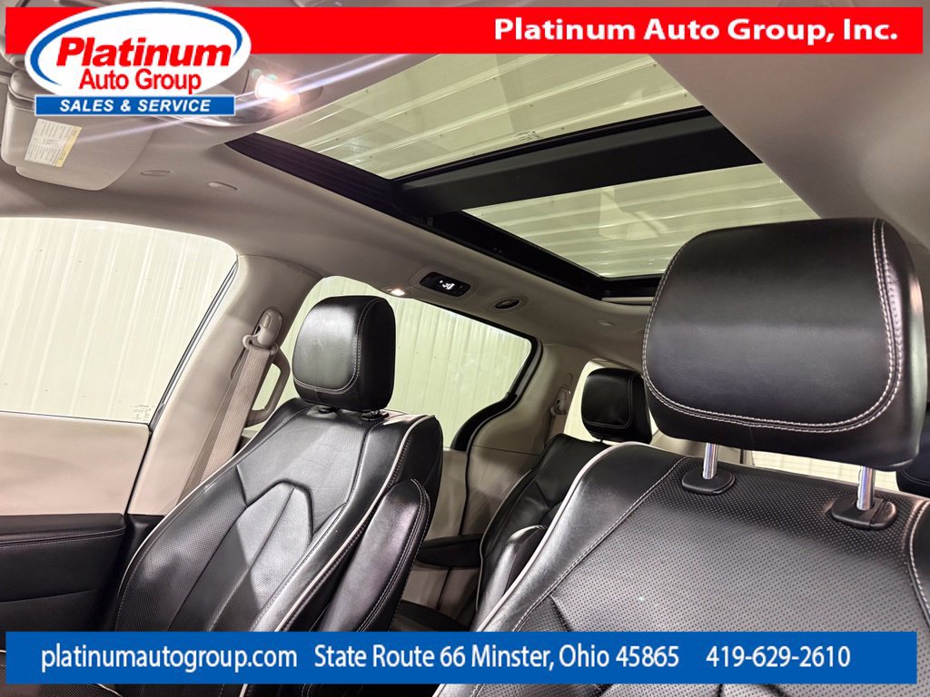 Used 2023 Chrysler Pacifica Limited FWD image 13