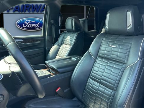 Used 2021 Cadillac Escalade Sport Platinum w/ LPO, ONYX Package AWD/4WD image 11