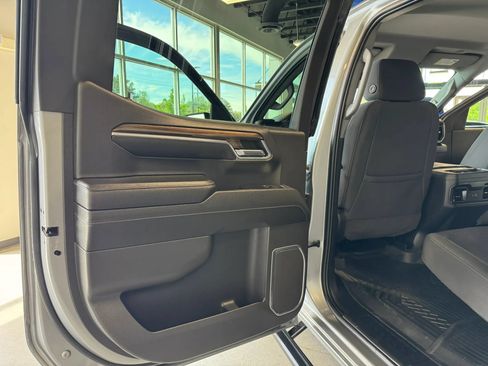 Used 2023 Chevrolet Silverado 1500 RST AWD/4WD image 19
