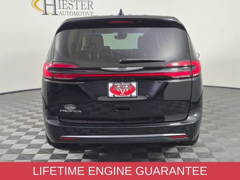 Used 2024 Chrysler Pacifica Touring-L FWD image 6