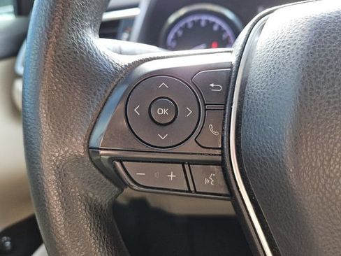 Used 2018 Toyota Camry LE FWD image 21