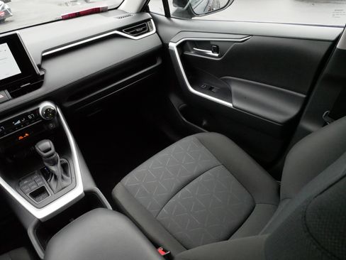 Certified 2025 Toyota RAV4 XLE AWD/4WD image 11