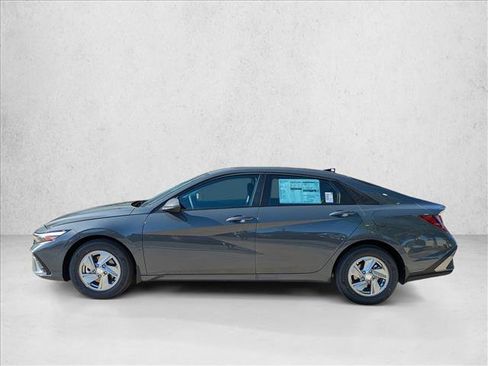 New 2026 Hyundai Elantra SE FWD image 5