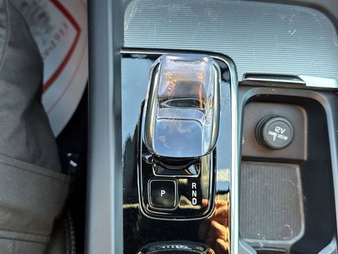 Used 2024 Volvo XC60 T8 Ultimate w/ Protection Package Premier image 23