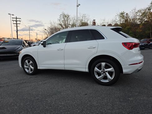 Used 2021 Audi Q3 2.0T Premium image 16