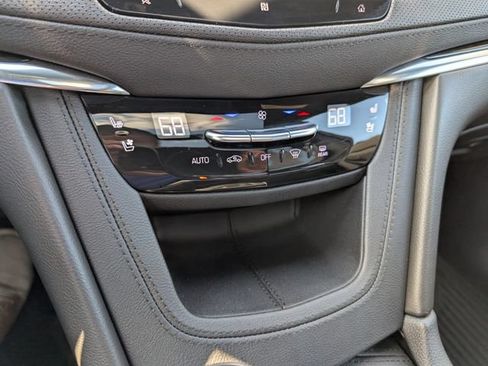 Used 2021 Cadillac XT5 Premium Luxury AWD/4WD image 23