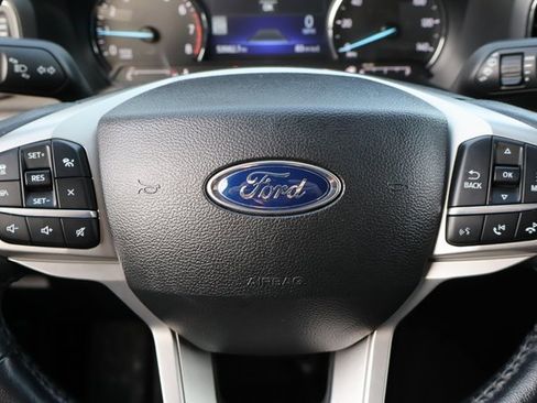Certified 2022 Ford Explorer XLT w/ Equipment Group 202A image 35