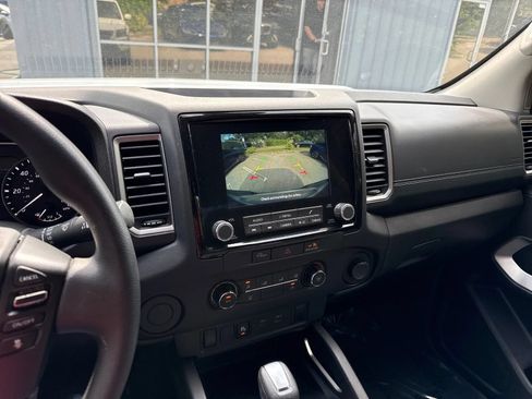 Used 2024 Nissan Frontier SV w/ Technology Package RWD image 21