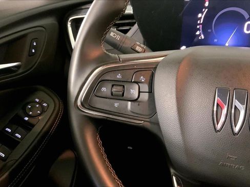 Used 2025 Buick Encore GX Preferred AWD/4WD image 19