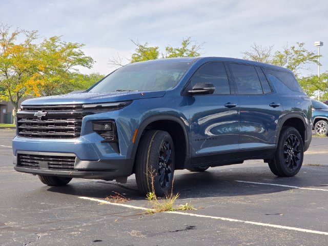 Used 2024 Chevrolet Traverse LS w/ Midnight/Sport Edition FWD image 19