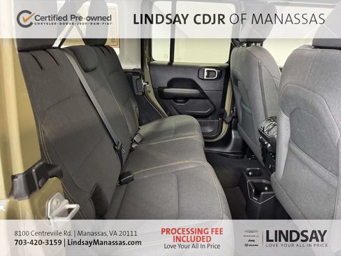 Used 2026 Jeep Wrangler Unlimited Sahara AWD/4WD image 16