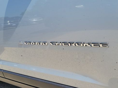 Used 2022 Jeep Grand Cherokee L Limited AWD/4WD image 6