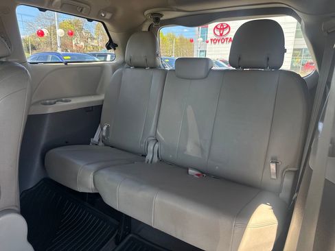 Used 2020 Toyota Sienna XLE w/ XLE Navigation Package AWD/4WD image 43