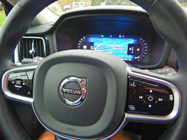 Used 2025 Volvo V60 B5 Cross Country Plus AWD/4WD image 20