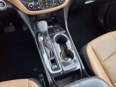 Used 2022 Chevrolet Equinox Premier image 16