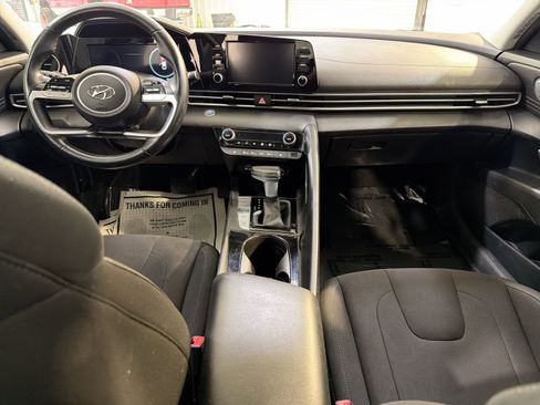 Used 2021 Hyundai Elantra SEL w/ Convenience Package image 21