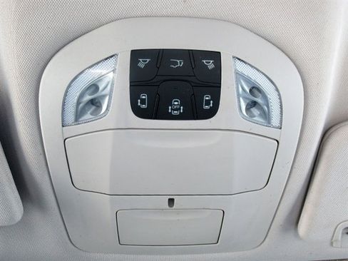Used 2022 Chrysler Pacifica Touring-L image 38