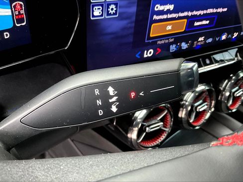 Used 2025 Chevrolet Blazer EV RS AWD/4WD image 15