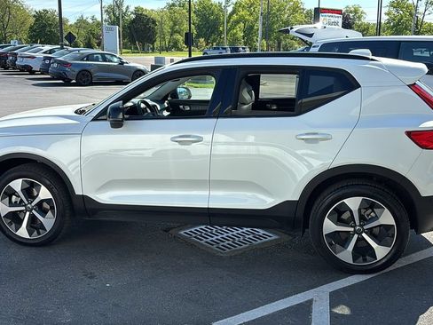 Certified 2026 Volvo XC40 B5 Plus AWD/4WD image 3