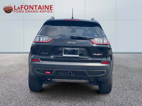 Used 2019 Jeep Cherokee Trailhawk AWD/4WD image 6