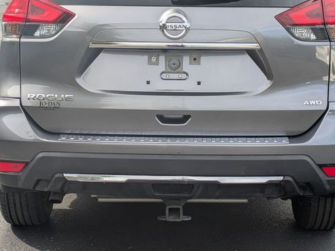 Used 2017 Nissan Rogue S AWD/4WD image 24