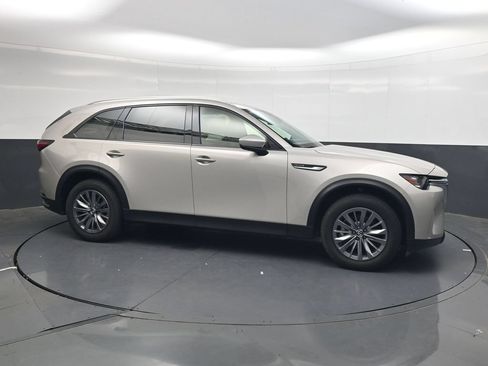 Used 2025 MAZDA CX-90 3.3 Turbo w/ Preferred Package AWD/4WD image 4
