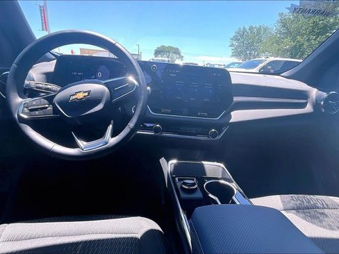 Used 2026 Chevrolet Equinox LT FWD image 16