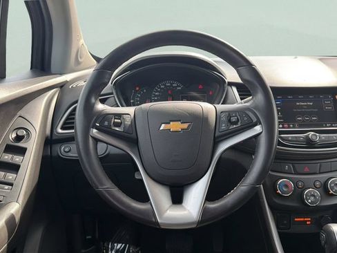 Used 2018 Chevrolet Trax LT w/ LT Convenience Package AWD/4WD image 8