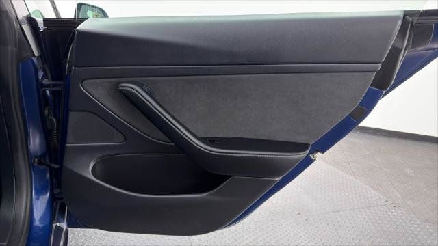 Used 2021 Tesla Model 3 Standard Range Plus RWD image 19