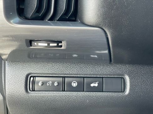 Certified 2023 Nissan Pathfinder SL w/ Black Appearance Package image 16