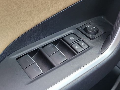 Used 2025 Toyota RAV4 Limited image 25