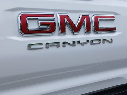 Used 2025 GMC Canyon AT4 w/ Technology Plus Package AWD/4WD image 21