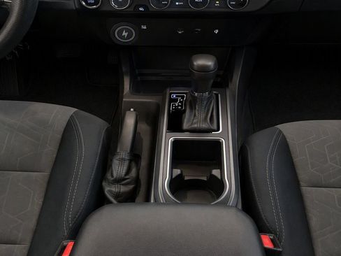 Used 2021 Toyota Tacoma TRD Off-Road AWD/4WD image 28