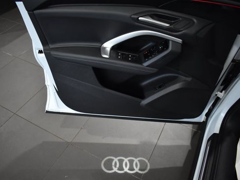 Used 2025 Audi Q5 Premium AWD/4WD image 47