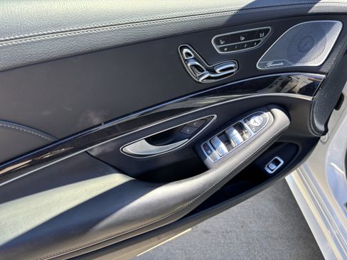 Used 2020 Mercedes-Benz S 560 Sedan image 14