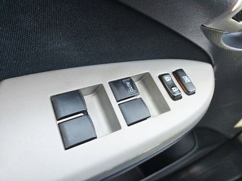 Used 2012 Toyota Corolla S image 29