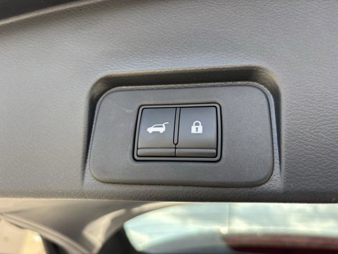 Used 2021 Nissan Rogue SL w/ Premium Package image 18