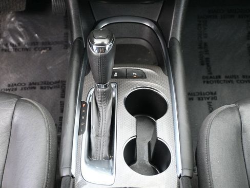 Used 2019 Chevrolet Malibu LT w/ Leather Package FWD image 16