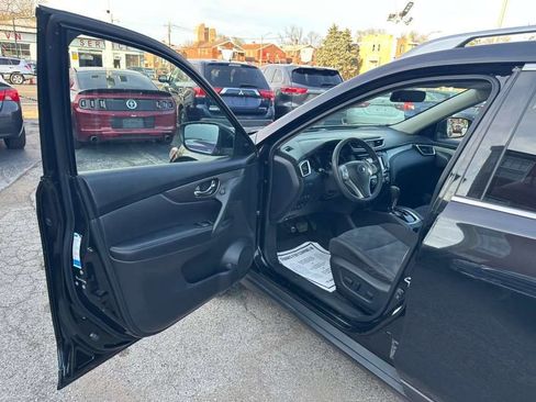 Used 2016 Nissan Rogue SV w/ SV Premium Package image 10