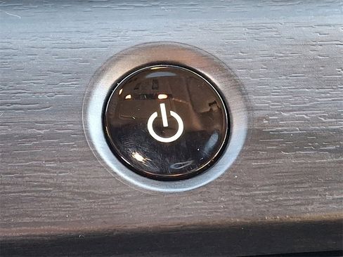 Used 2024 Nissan Ariya FWD image 25