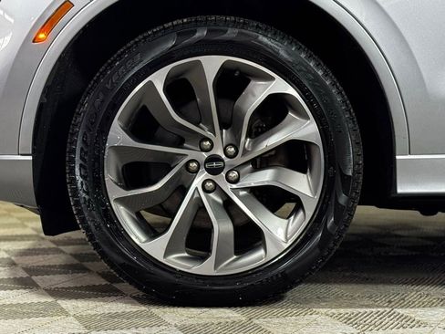 Used 2022 Lincoln Aviator Grand Touring w/ Elements Package Plus image 2